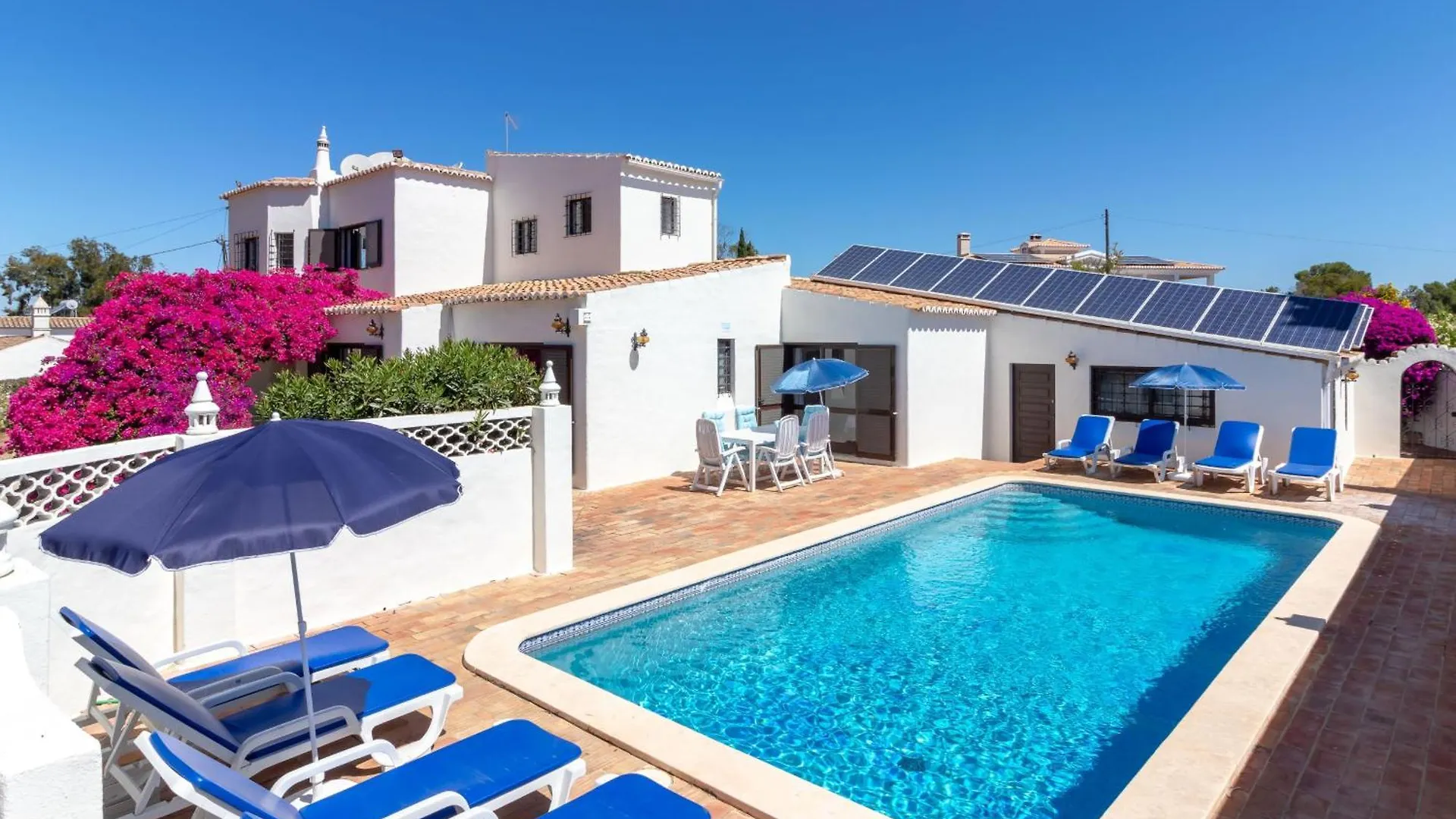 4 Bed Villa, Pool & Tennis Court In Carvoeiro Carvoeiro  0*, Carvoeiro (Lagoa)