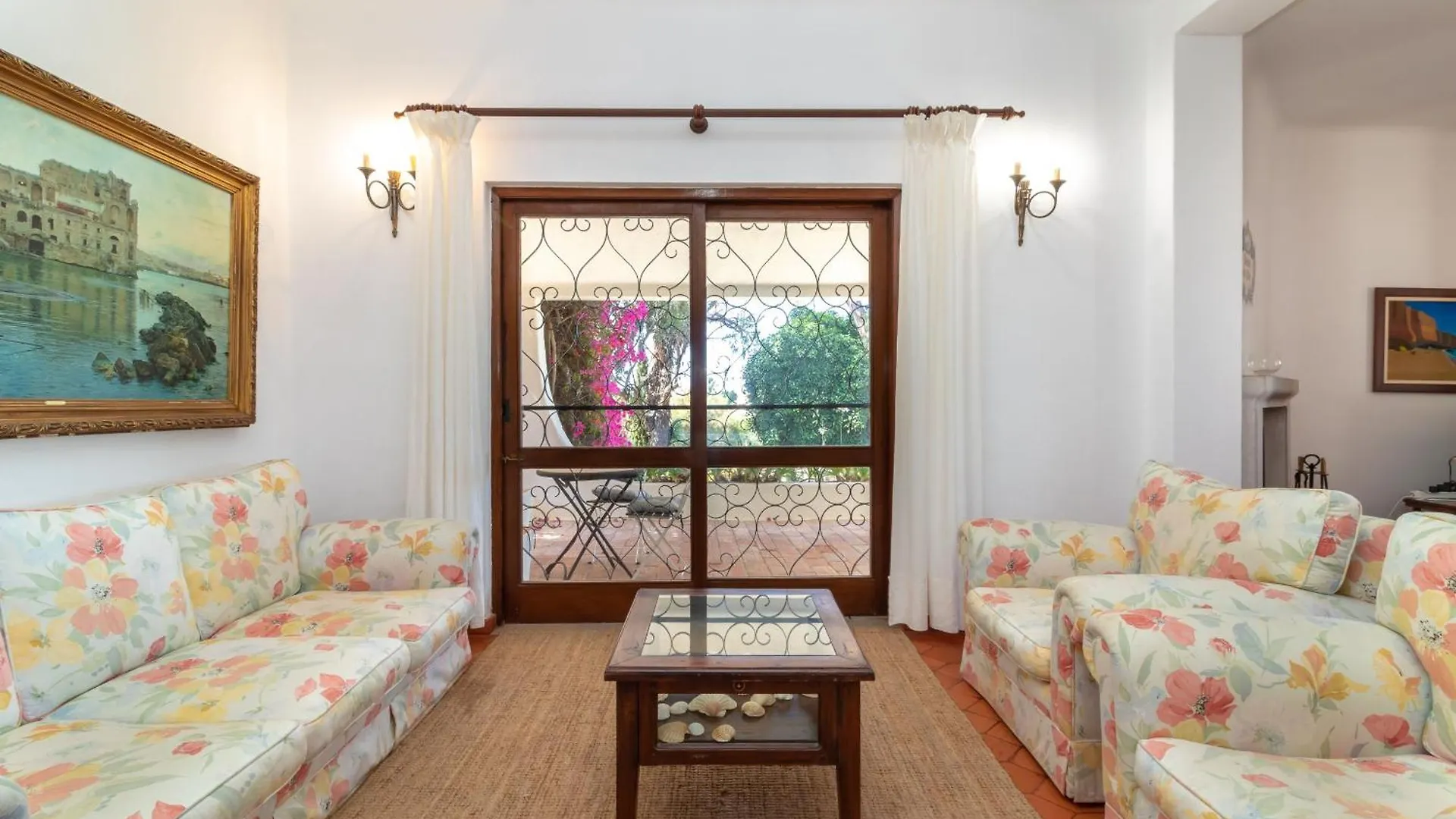 4 Bed Villa, Pool & Tennis Court In Carvoeiro Carvoeiro  Portugal