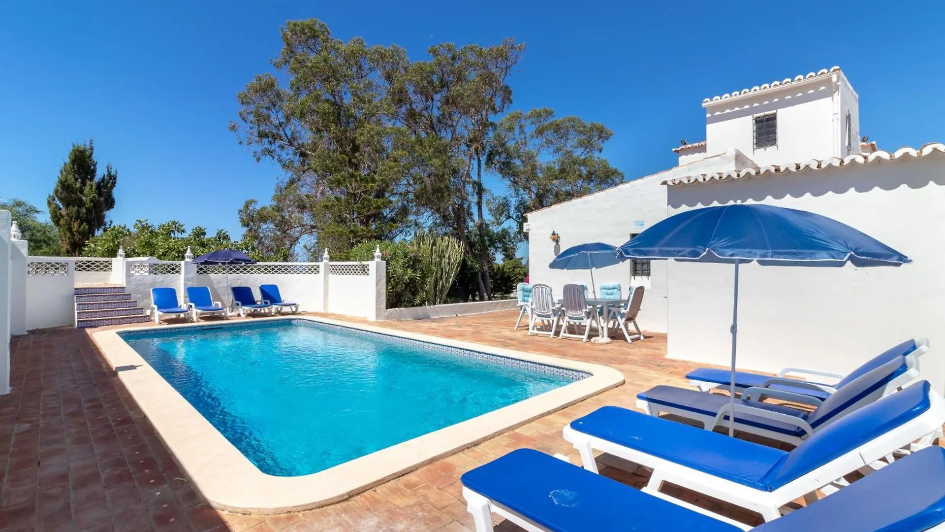 4 Bed Villa, Pool & Tennis Court In Carvoeiro Carvoeiro  Carvoeiro (Lagoa)
