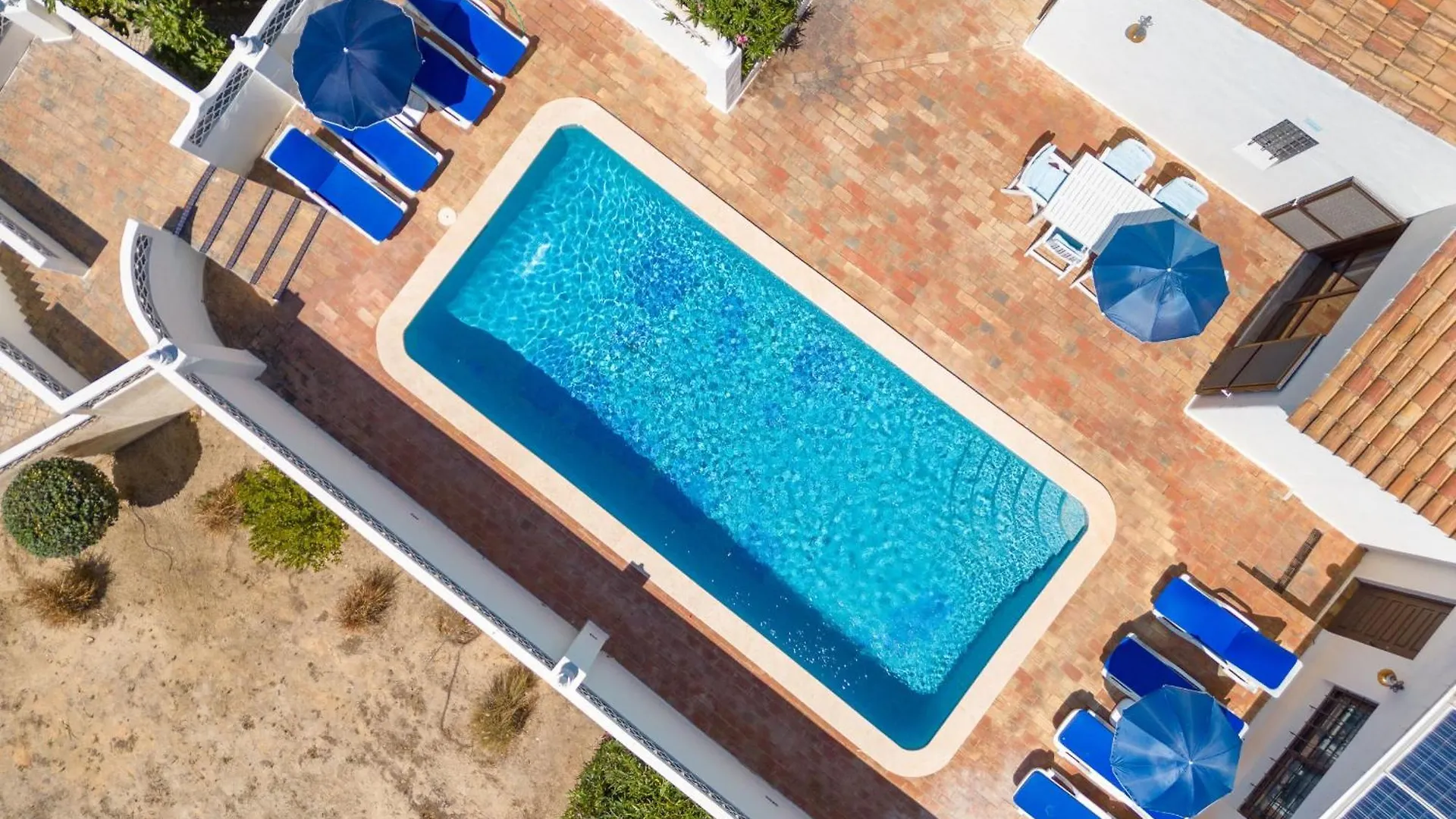 Villa 4 Bed Villa, Pool & Tennis Court In Carvoeiro Carvoeiro