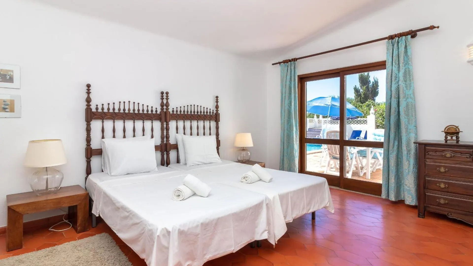 4 Bed Villa, Pool & Tennis Court In Carvoeiro Carvoeiro